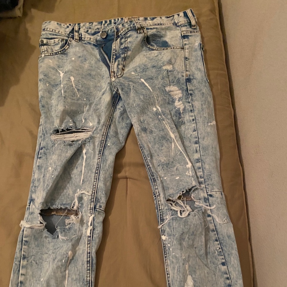 Hyperdenim ripped jeans
